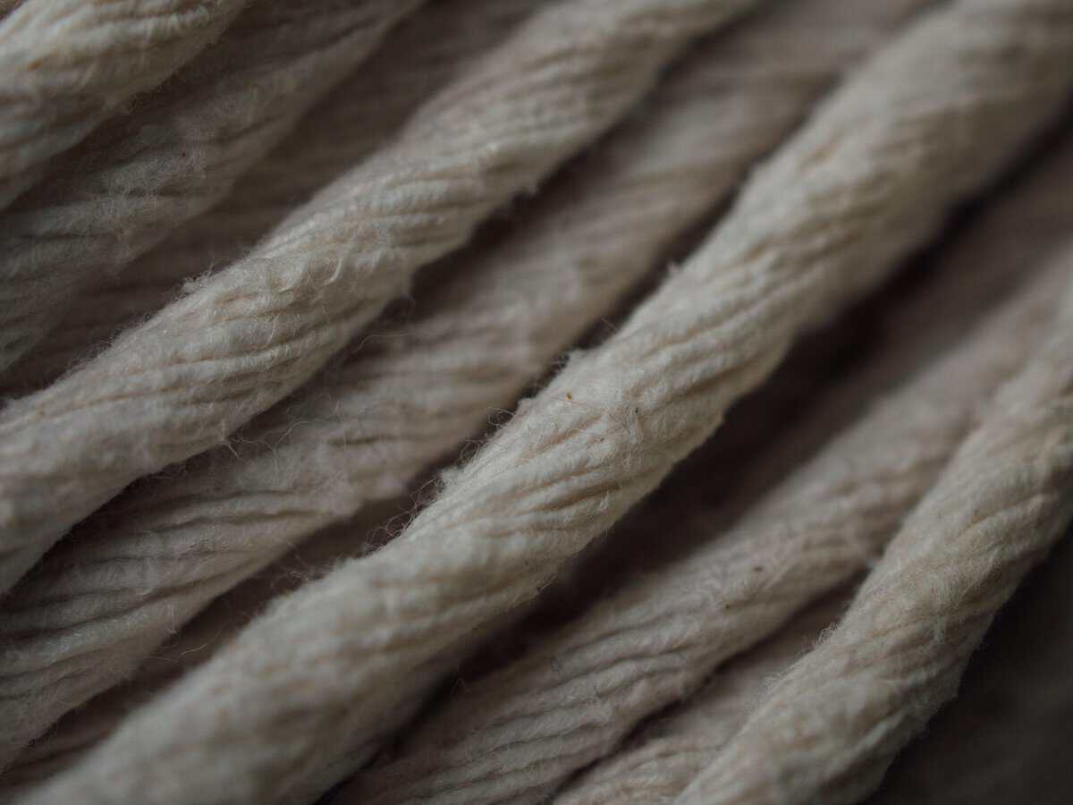 เส้นใย Cotton vs Polyethylene (PE) ต่างกันอย่างไร?